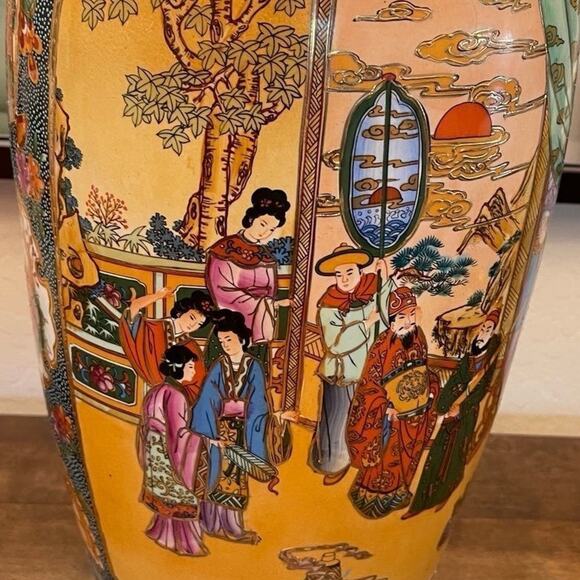 Magnificent Satsuma  Japanese ornate vase Geisha scenery 24” giant STUNNING - Picture 6 of 13